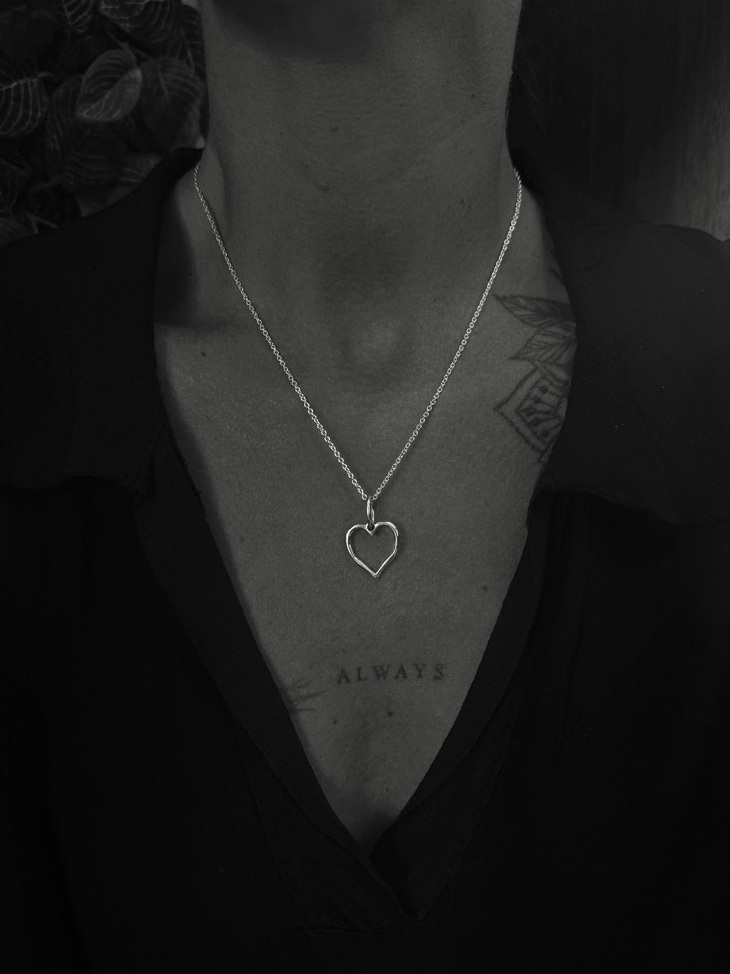HALSBAND WAVY HEART LITEN