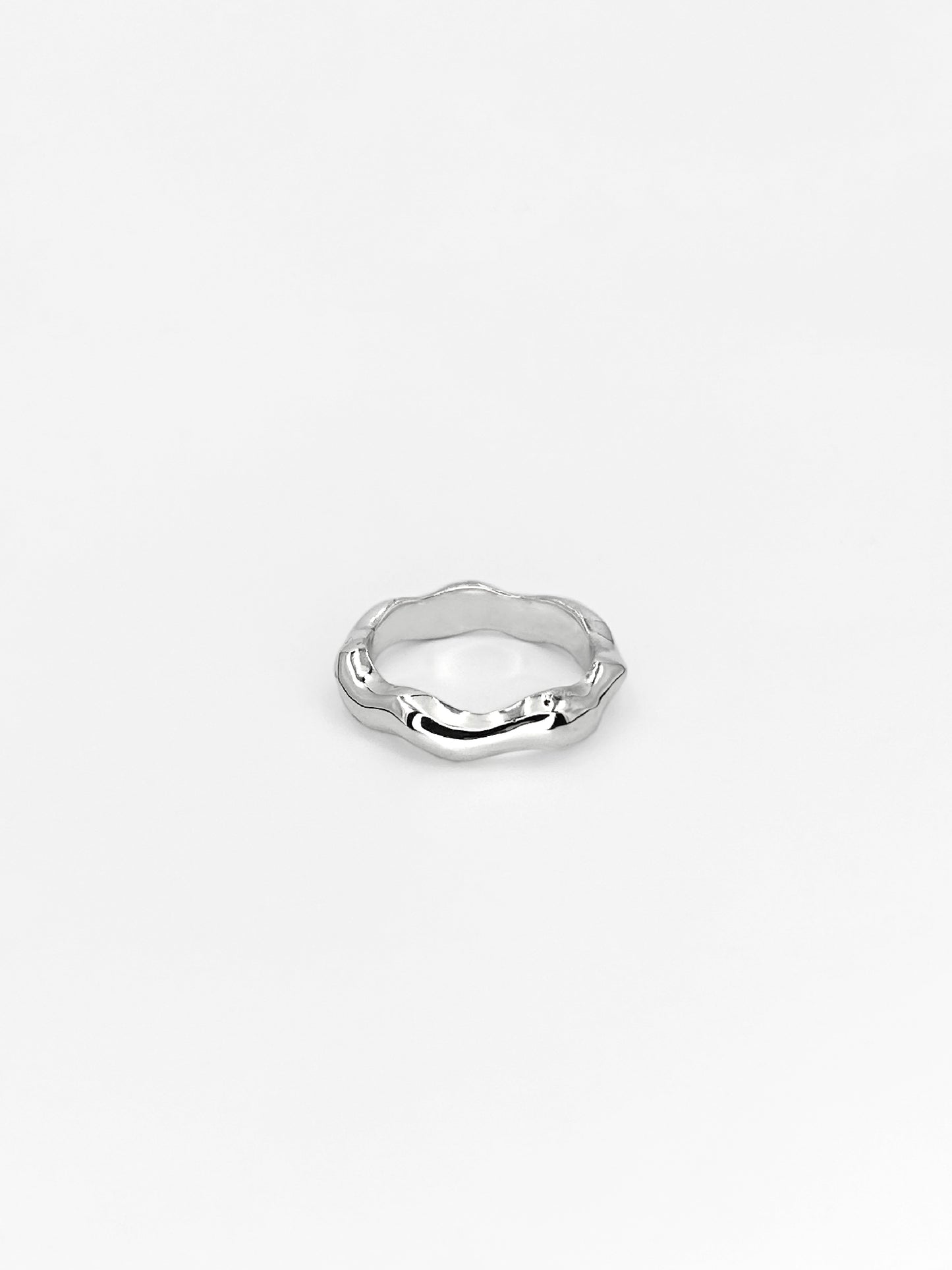 CHUNKY WAVY RING