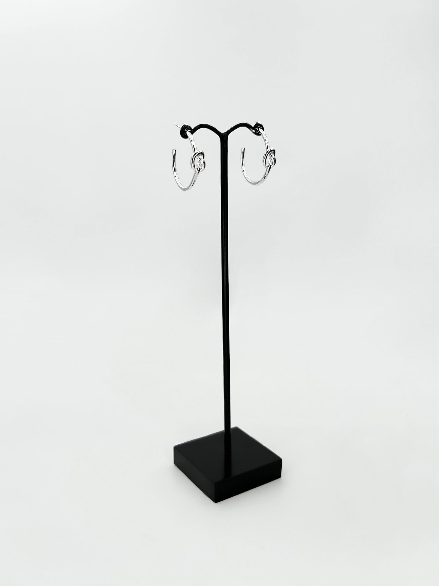 KNOT HOOPS