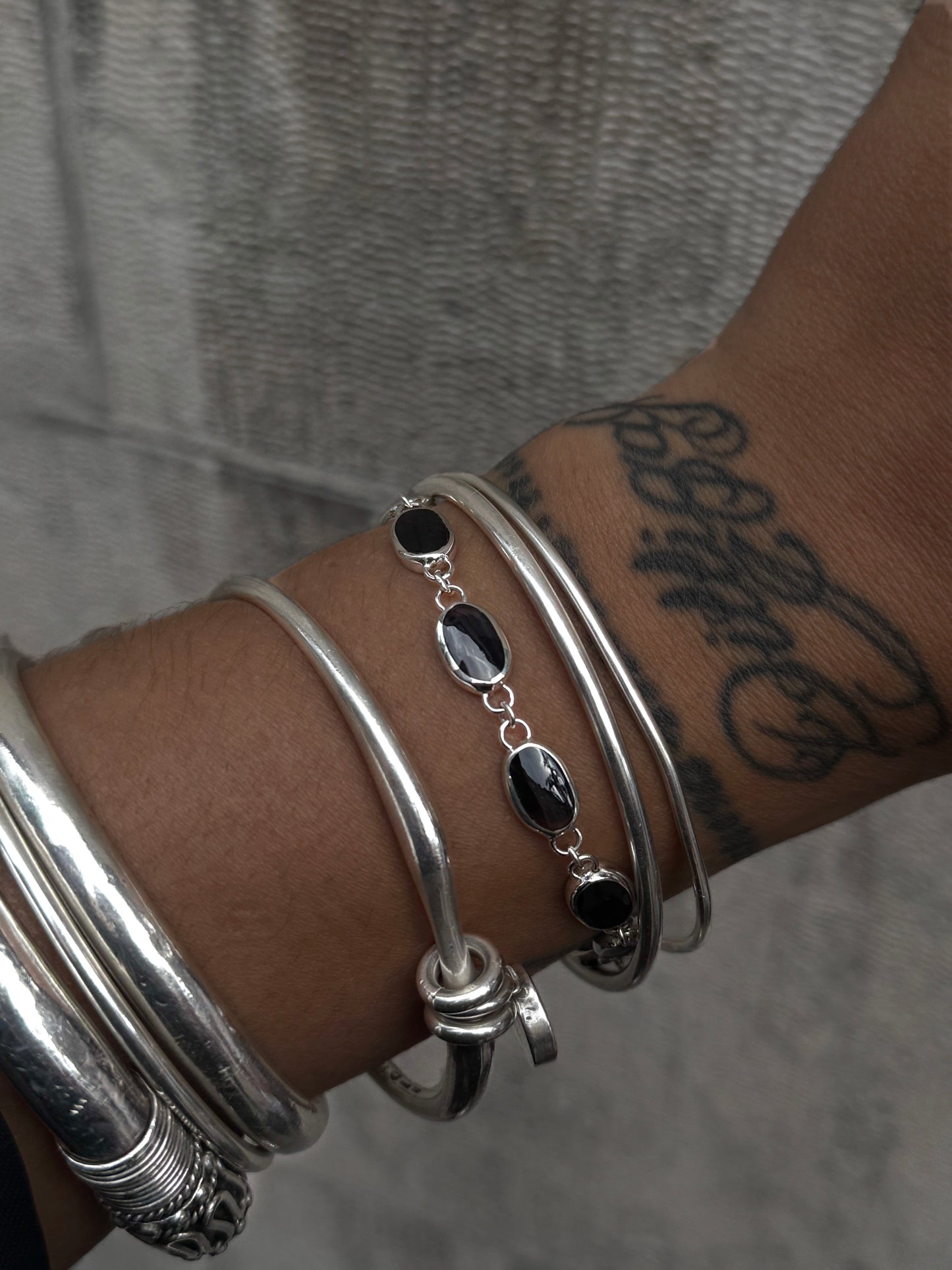 ARMBAND SVART