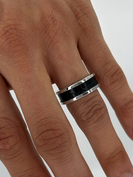 BLACK LEATHER RING