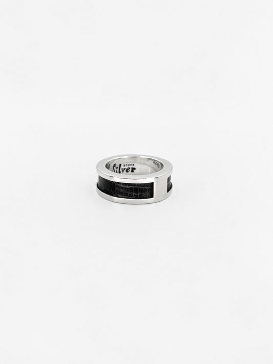 BLACK LEATHER RING